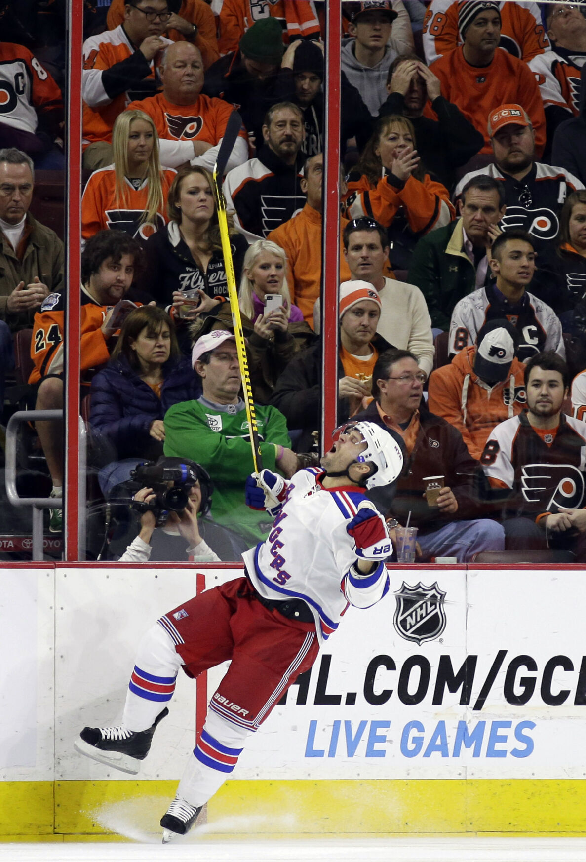 2014: Martin St. Louis reaches 1,000 career points